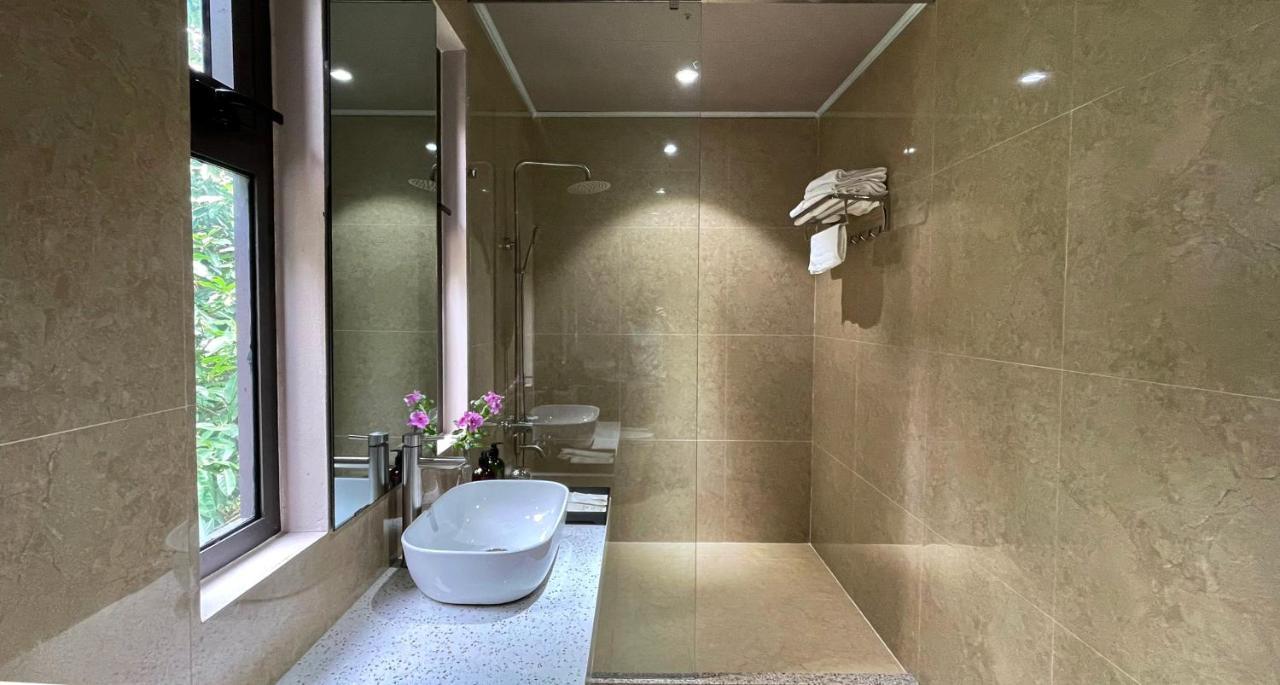 Phoenix Minh Chau Hotel Quang Ninh  Exterior photo